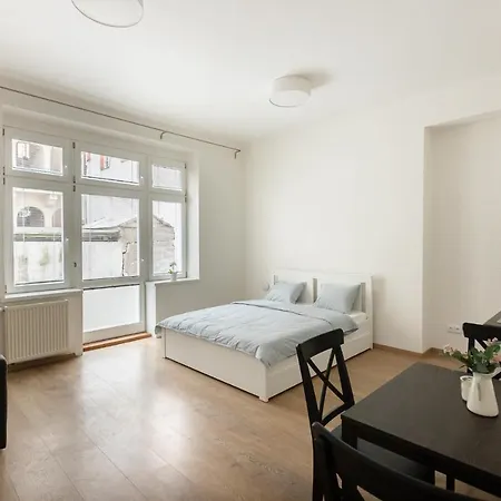 Cozy Studio In Quiet Courtyard Near Charles Bridge Prague Exterior photo