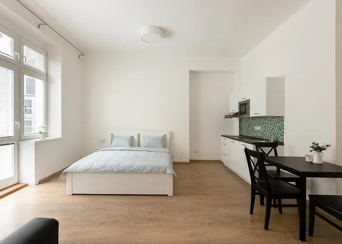 Cozy Studio In Quiet Courtyard Near Charles Bridge